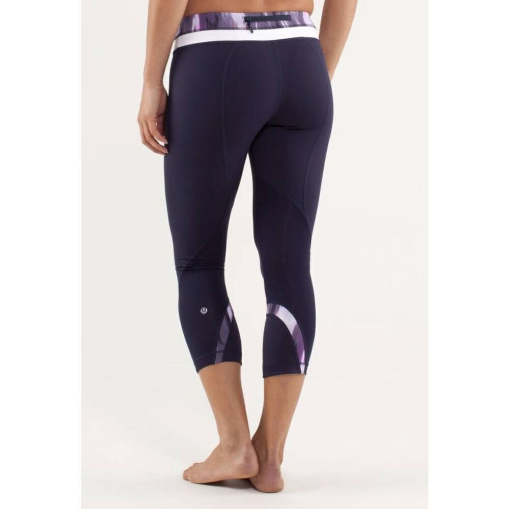 LULULEMON ATHLETICA Inspire Crop II Size 8